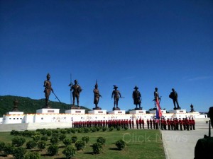 ครั้งแรกของโลก! พระบรมราชานุสาวรีย์ทั้ง 7 ตระหง่านตา