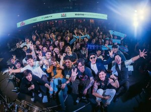บริษัท Muzik Move มี 3 ค่ายเพลง 1. Muzik Move Records 2. ME Records 3. BOXX MUSIC ปีนี้ Muzik Move Records มีศิลปินตามนี้นะจ๊ะ วงเปรม, วง Dose, แหนม, เอิ๊ต, 15 Labs, indigo สำหรับปีหน้าจะมีศิลปินอีกมากมายมาร่วมกันทำงานเพลงดีๆ ให้ทุกคนได้ฟัง